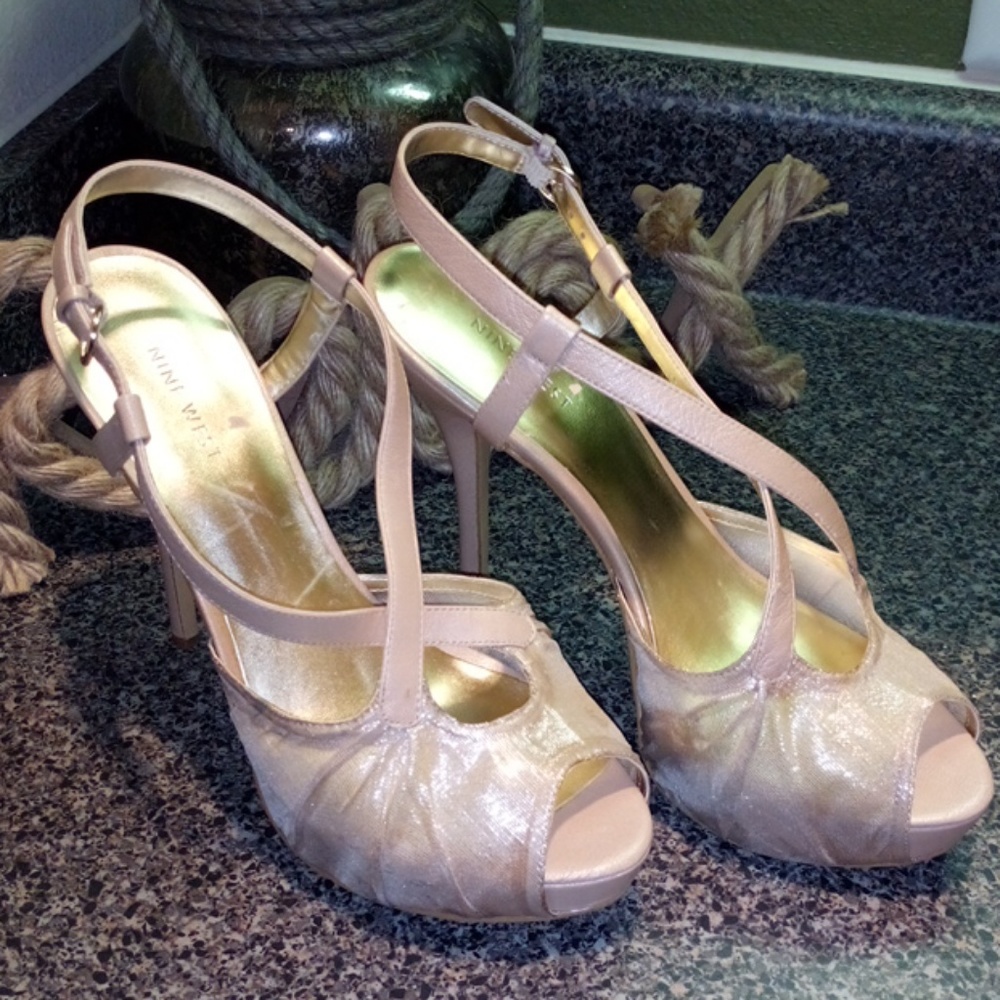 Blush/Nude colored Nine West heels